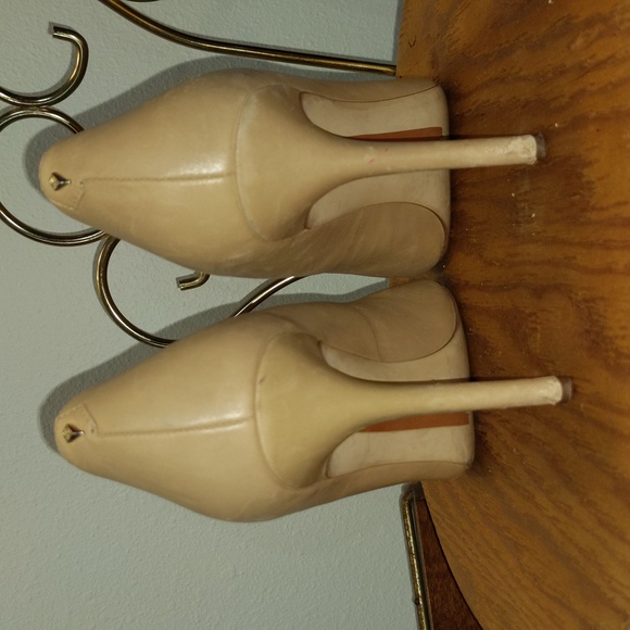 Pointed Toe Pumps - Picture 3 of 12